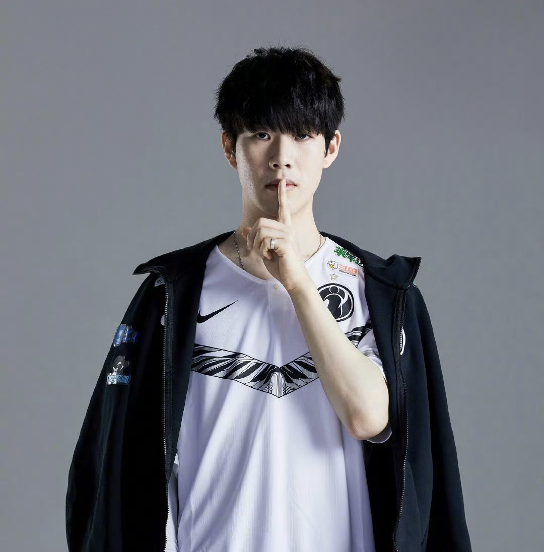 然被媒体捕 然被媒体捕