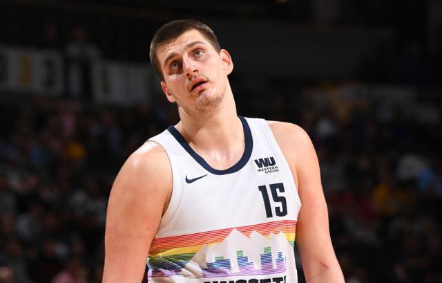 角斜切篮下 角斜切篮下